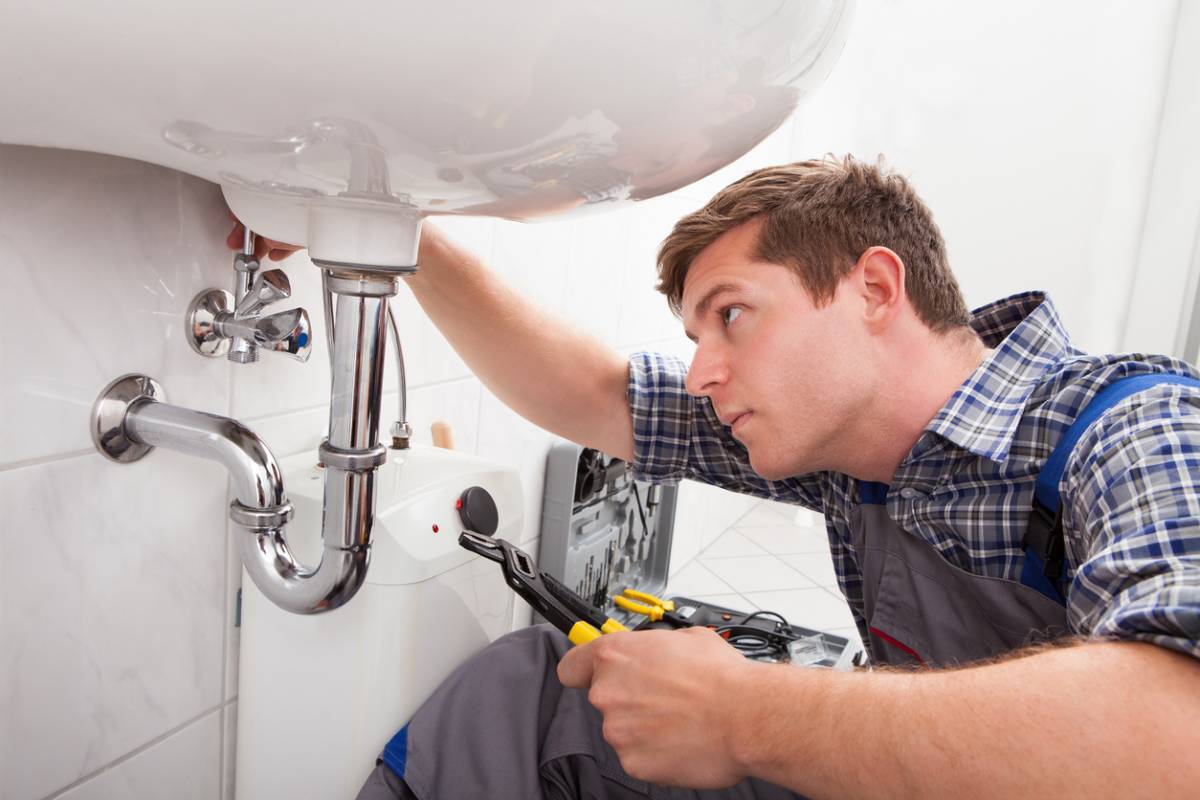 Technicien professionnel de Debouchage Toulouse Pro en intervention